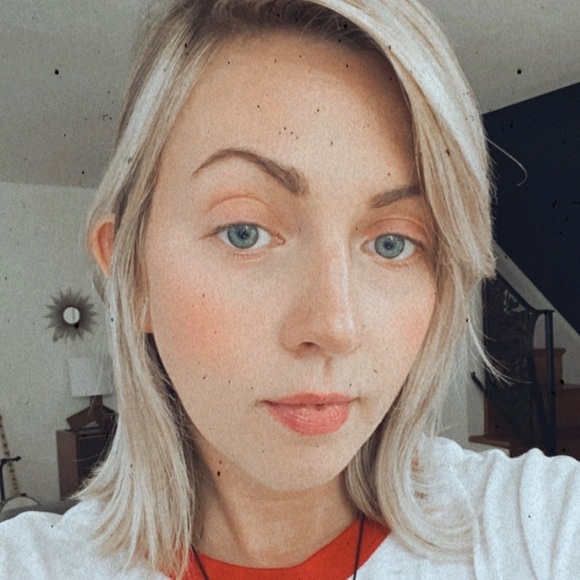 Meet your Posher, Becky Ann - Picture 4 of 4